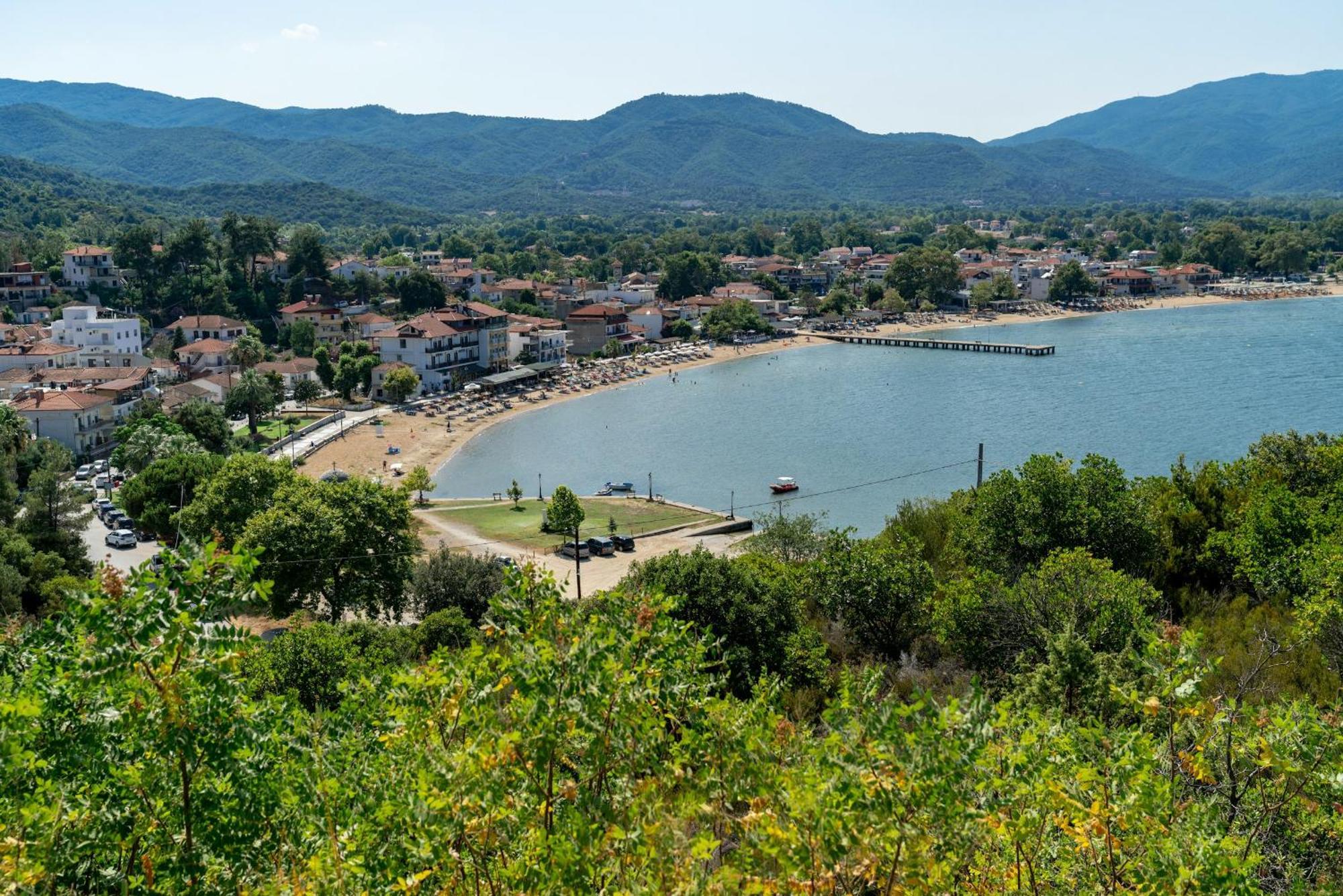 Aura Luxury Suites - Olympiada Seaside Getaways Bagian luar foto